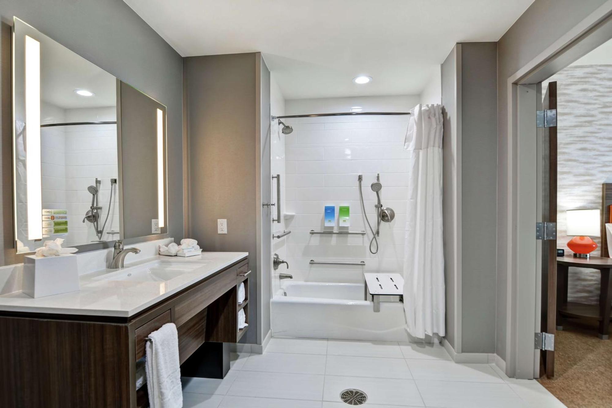Home2 Suites By Hilton Bedford Dfw West Экстерьер фото