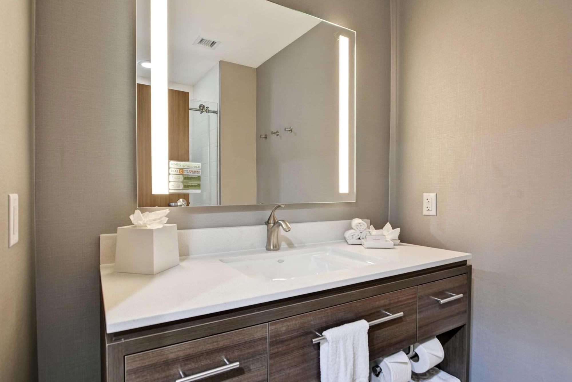 Home2 Suites By Hilton Bedford Dfw West Экстерьер фото